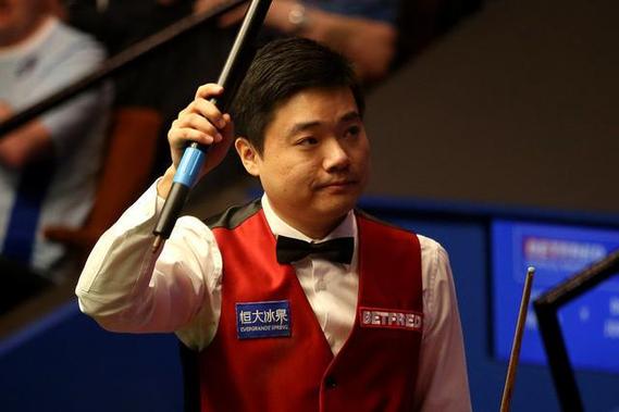 6场比赛狂砍230分！爱德华兹近6场场均命中5记三分